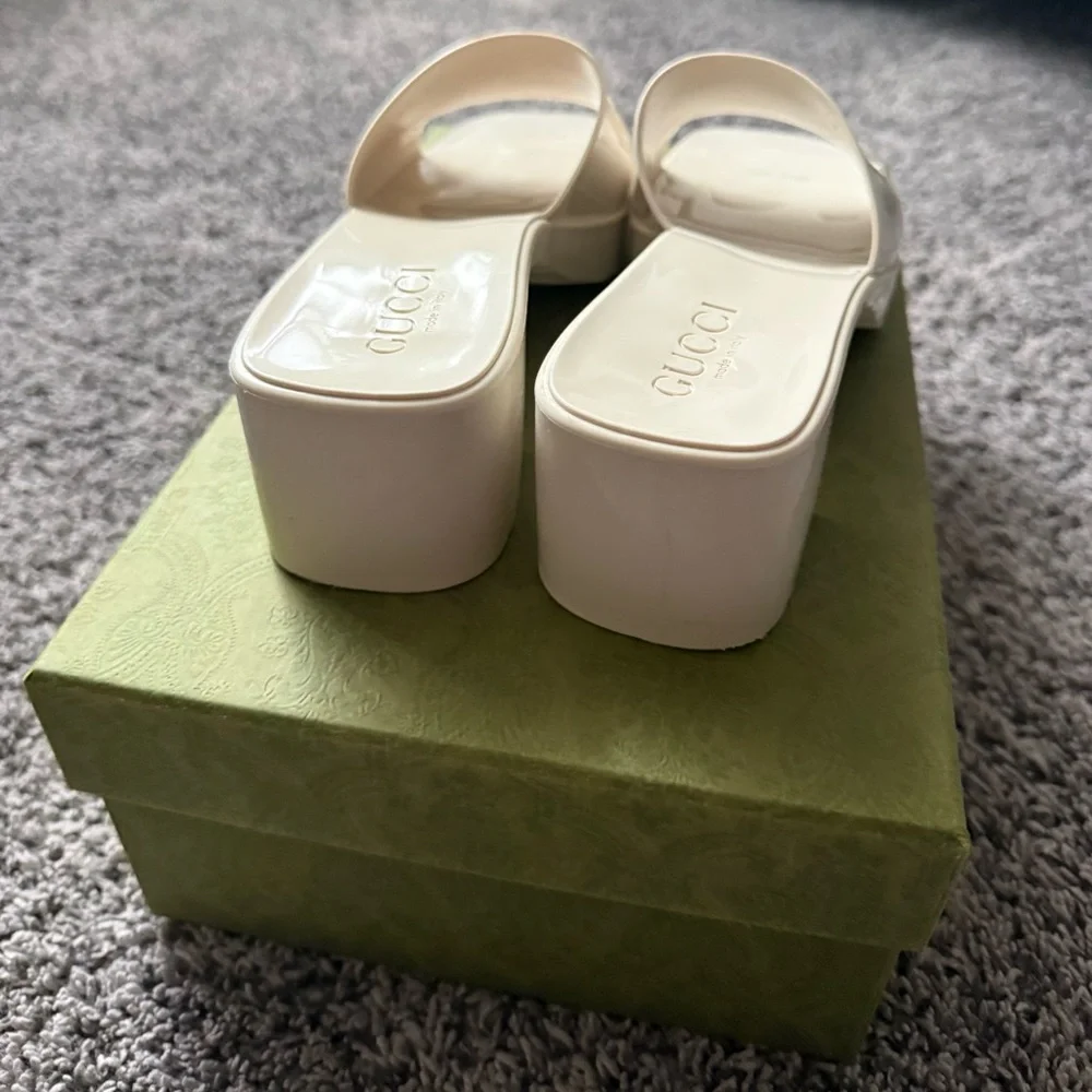 Gucci Cream Embossed Logo Slide Sandals - Picture 15 of 16